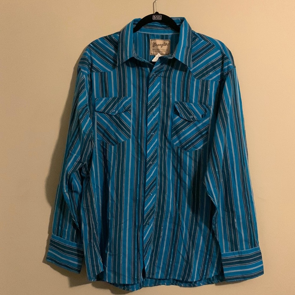 Wrangler snap front button shirt